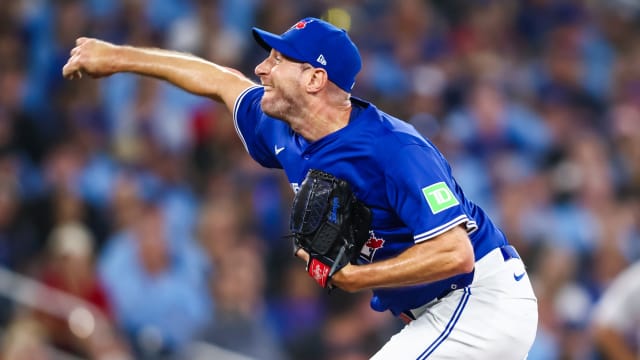 Max Scherzer pushes through right thumb issue against Yankees