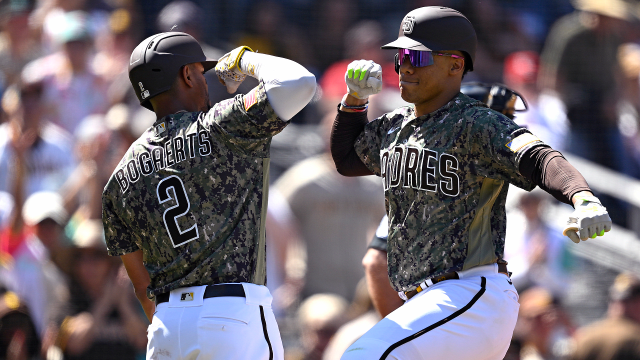 Jack Flaherty earns seventh straight win vs. Brewers