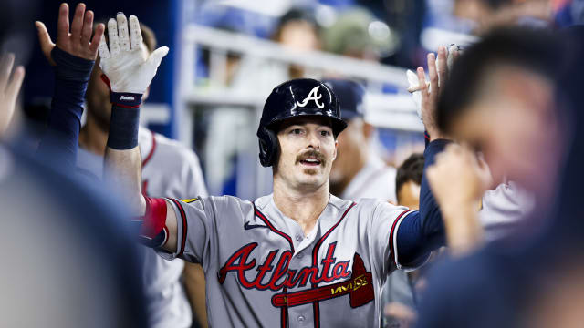 Mike Yastrzemski goes 3-for-3 in Braves' win over Marlins