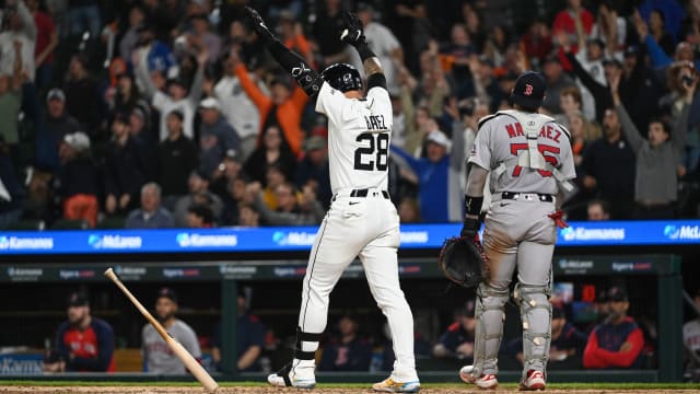Javier Báez hits walk-off three-run homer for Tigers