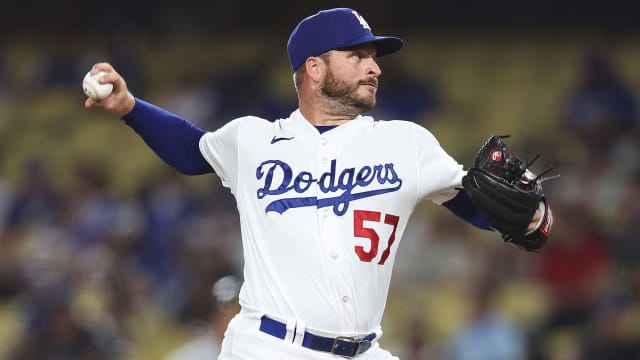 Dodgers trade Ferguson to NYY, add Brasier on 2-year deal