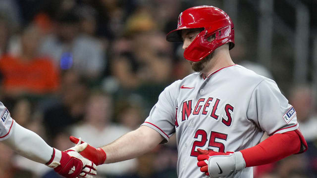 C.J. Cron makes spring debut at first base for Red Sox