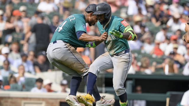 Mariners score season-high 15 runs in win vs. Tigers