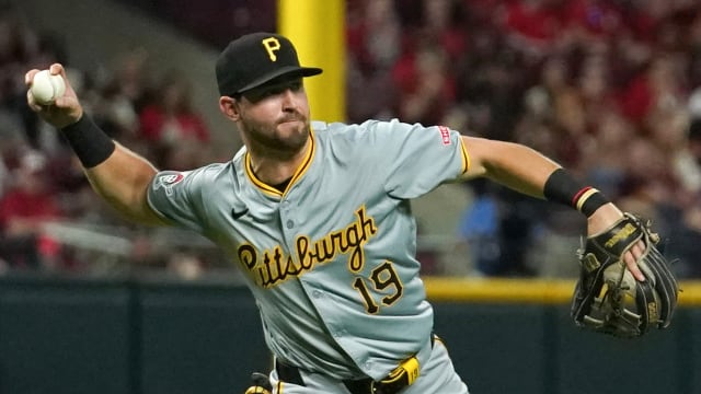 Alex Bregman wins 2024 Gold Glove Award at third base