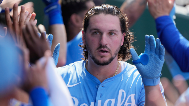 Team effort gives Royals win over Dodgers