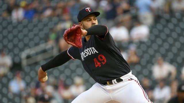 Pablo López ejected after hitting Ronald Acuña Jr.