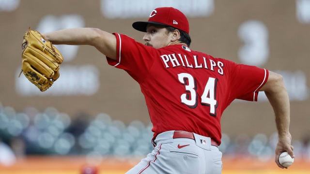 Phillips takes a step forward as Reds take over 3rd WC spot