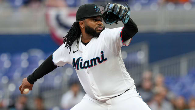 Johnny Cueto is back to riding horses and all is right with the world