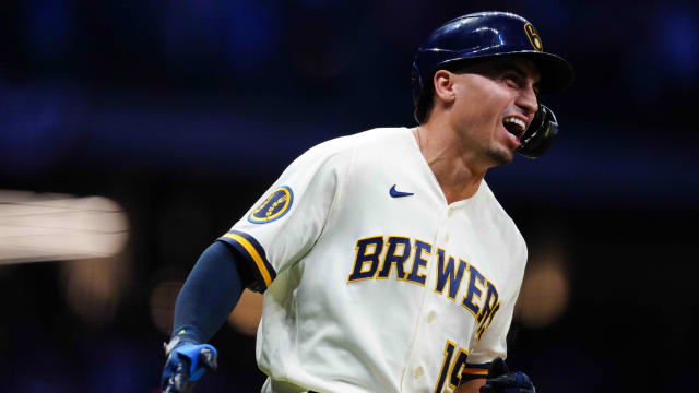 Brewers' Tyrone Taylor strong in center field replacing Lorenzo Cain