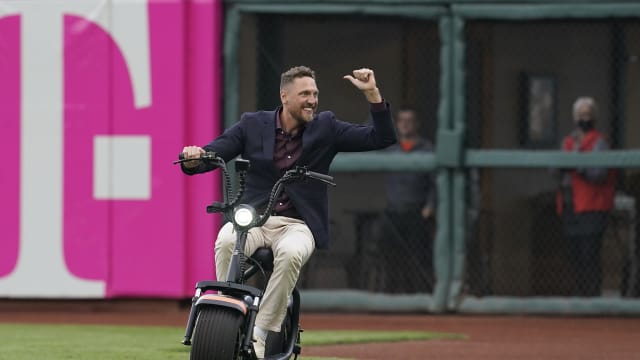 Hunter Pence, wife to accept Inspiration Award