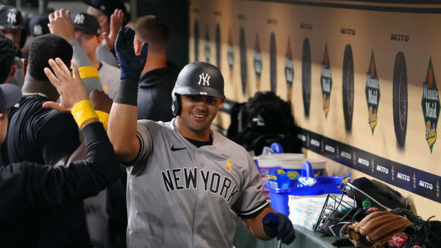 Domínguez's HR leads Yanks to rare sweep of Astros
