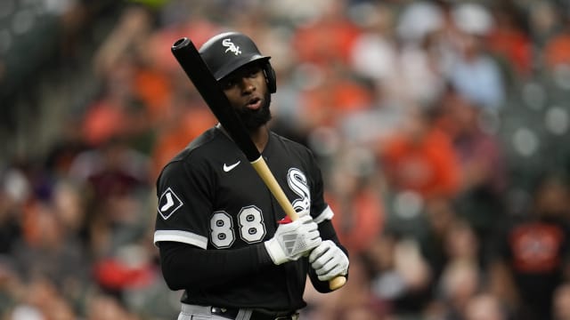 Amid Anderson's appeal, Vaughn's bat lifts White Sox over Yankees