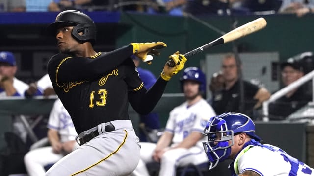 Pirates' Ke'Bryan Hayes, son of ex-Yankees, Phillies star Charlie Hayes,  explains being called out on home run 