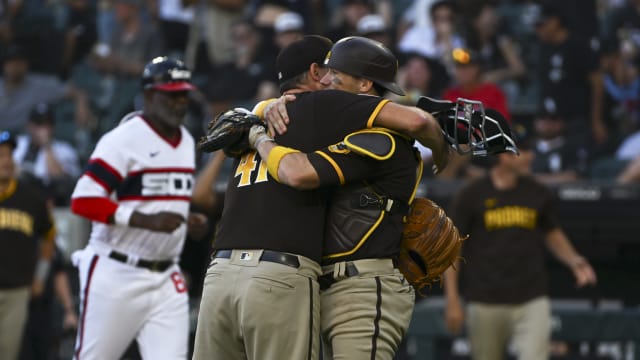 Hiatus history lesson: Vlad Sr.'s first big-league homer