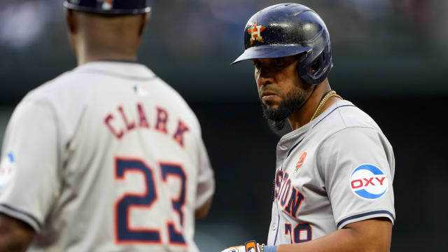 José Abreu returns to Astros' lineup in loss