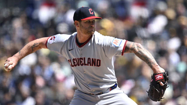 Ben Lively to have season-ending elbow surgery