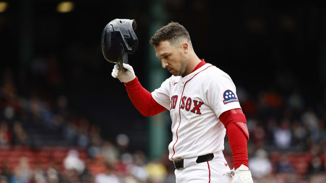 Alex Bregman expected to go on IL with right quad injury