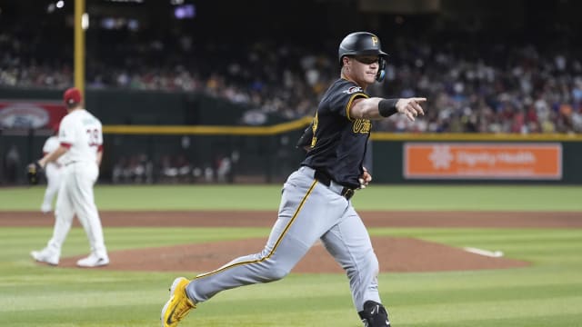Pirates stun Diamondbacks with seven-run eighth inning