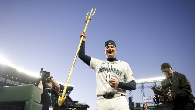 Logan Evans optioned, Jackson Kowar activated for Mariners debut
