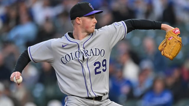 Tanner Gordon has cheering section at Wrigley Field