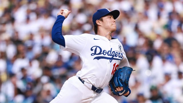 Yoshinobu Yamamoto struggles vs. Yankees for first time