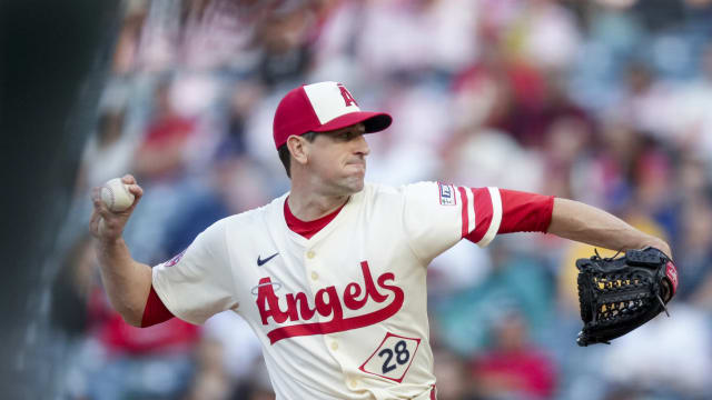 Kyle Hendricks records 100th career win as Angels beat Mariners