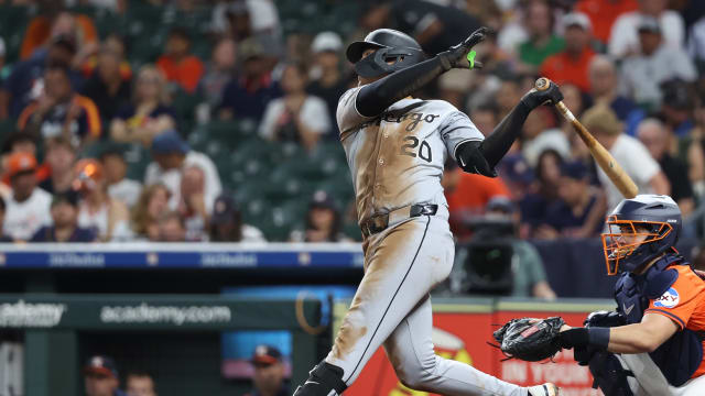 White Sox lose close series finale to Astros