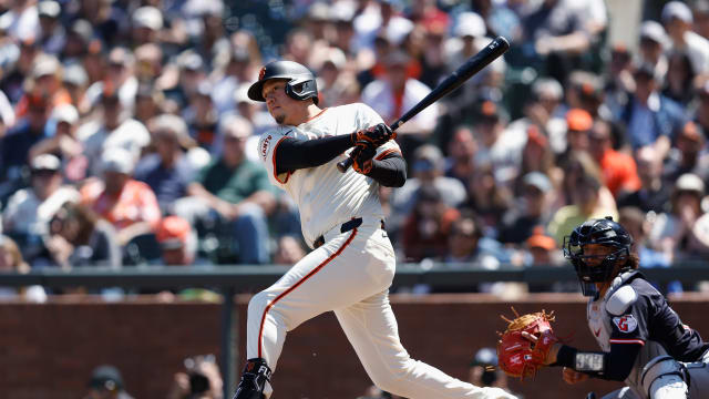 Wilmer Flores lifts Giants to win over Guardians with pinch-hit double