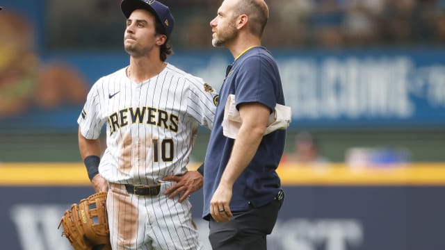 Sal Frelick exits Brewers first-half finale early
