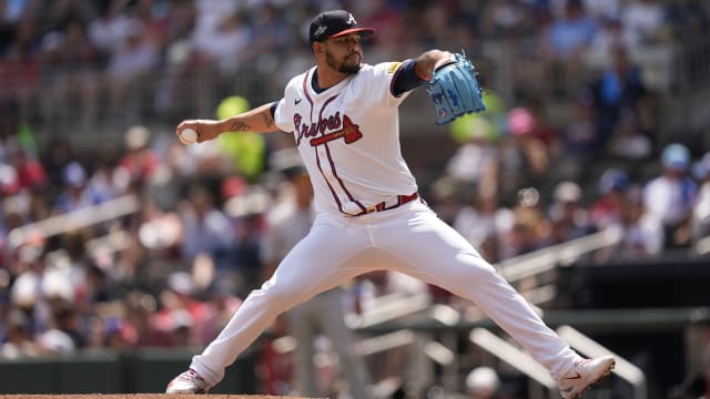Dane Dunning traded to Braves for pitcher José Ruiz