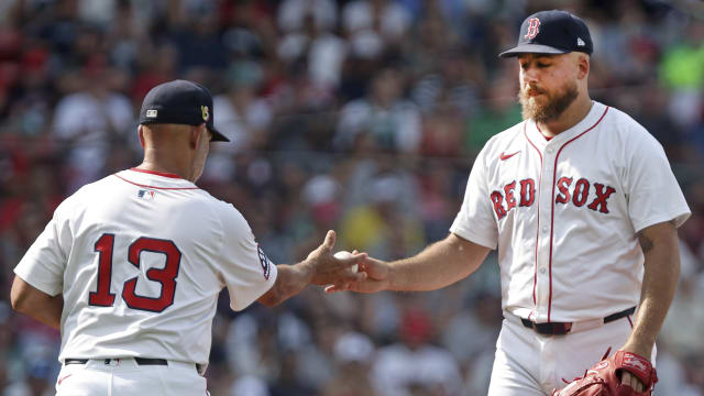 Red Sox bullpen blows late lead in loss to Marlins