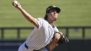 Yankees 'bizarro right-hander' building on first pro action in the desert