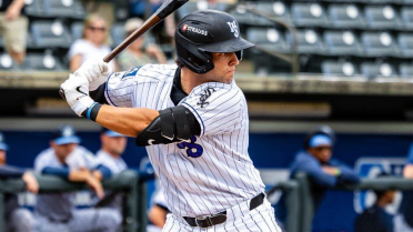 No. 1 overall pick Cholowsky gets on the board with first hit and two RBIs
