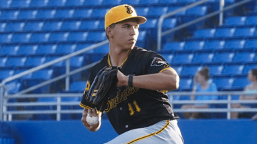 2025 first-rounder hits 100 mph AGAIN in another hitless gem