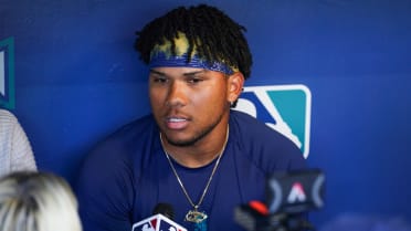 Mariners call up Arroyo for MLB debut -- and reunion with his best friend