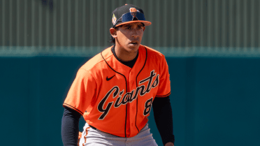 First pro hit for 2026's No. 1 int'l prospect? Game-tying grand slam!
