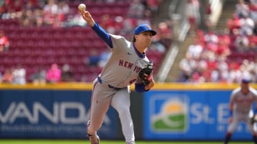 Sproat carries no-hit bid into 6th in impressive debut