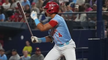 New Top 100 prospect Rincon racks up 5 RBIs in Double-A Reading's playoff win