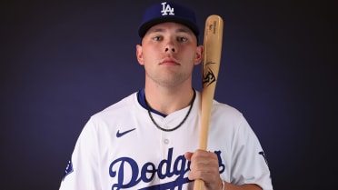 Dodgers call up top prospect Rushing, DFA Barnes
