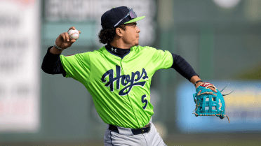 D-backs No. 4 prospect Crisantes (shoulder) to miss remainder of '25