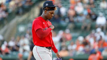 Red Sox prospect Valera undergoes Tommy John surgery