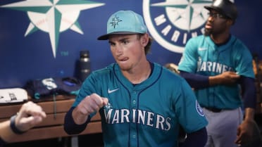 No. 1 prospect Emerson 'will contribute heavily' to '26 Mariners -- but where?