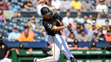 Rookie catcher Flores gets spring camp going early