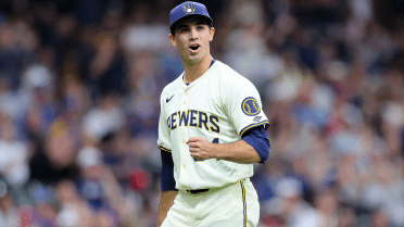 Gasser twirls scoreless gem in MLB debut after grounding himself