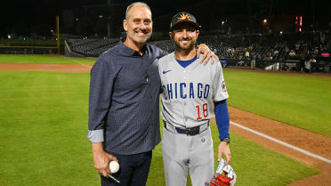 D-backs manager Torey Lovullo, son Nick, share special moment at Fall Stars Game