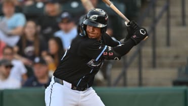 MLB's No. 32 prospect Velazquez delivers Minors' first 15-HR month in more than 5 years!