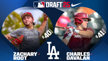 Dodgers pick Arkansas teammates -- LHP Root, OF Davalan -- back to back