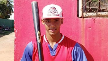 Speedy DR shortstop, O's top int'l signing, 'something to be excited about'