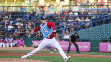 Phils' No. 9 prospect spins 5 no-hit frames as the new cast member at High-A