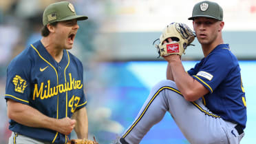Brewers lose Henderson (back strain) to IL, call up prospect Crow